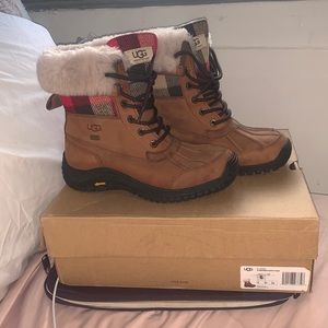 Ugg boots W/Adirondack boot II plaid